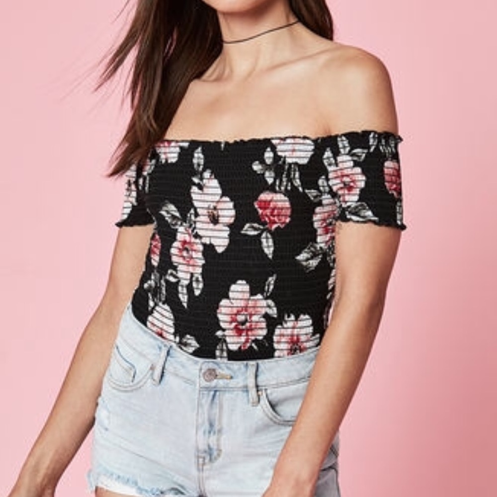 🌺 Off the Shoulder - Floral Top - Size S 🌺